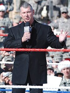 découvrez la fortune impressionnante de vince mcmahon, le magnat du catch et homme d'affaires influent.