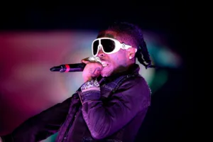 découvrez la fortune et l'empire musical impressionnant de lil uzi vert, de ses débuts à son ascension dans l'industrie du rap.